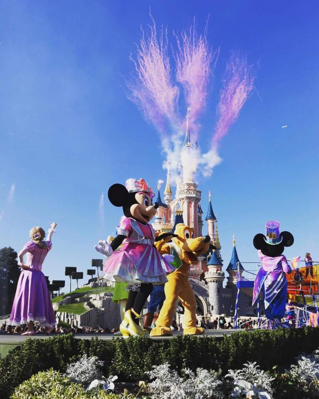 Hello Disneyland Paris Bussy-Saint-Georges Exteriör bild